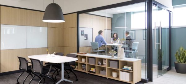 Huddle rooms in San Diego with glass modular walls